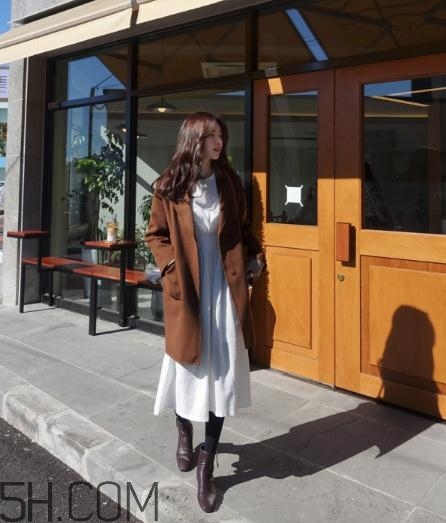 冬天穿裙子配什么鞋子？冬天穿裙子配什么鞋好看？