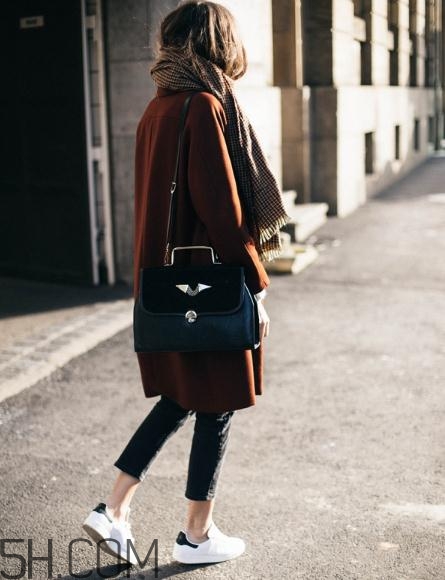 羊絨大衣搭配什么鞋子？羊絨大衣搭配鞋子圖片