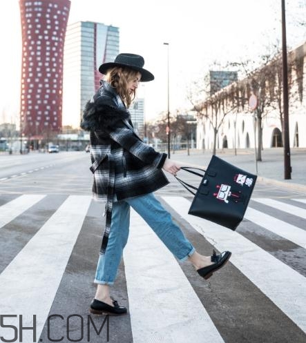 羊絨大衣搭配什么鞋子？羊絨大衣搭配鞋子圖片