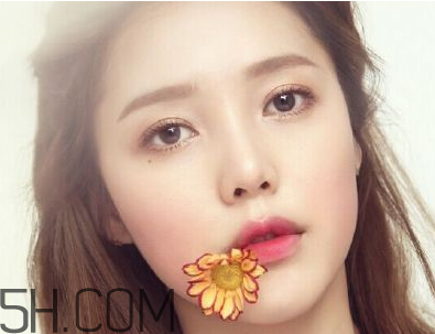 做完超聲刀后怎樣選用補(bǔ)水產(chǎn)品？超聲刀做完能敷面膜嗎？