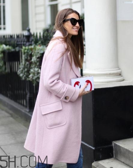 羊絨大衣配什么包包？羊絨大衣搭配什么包好看？