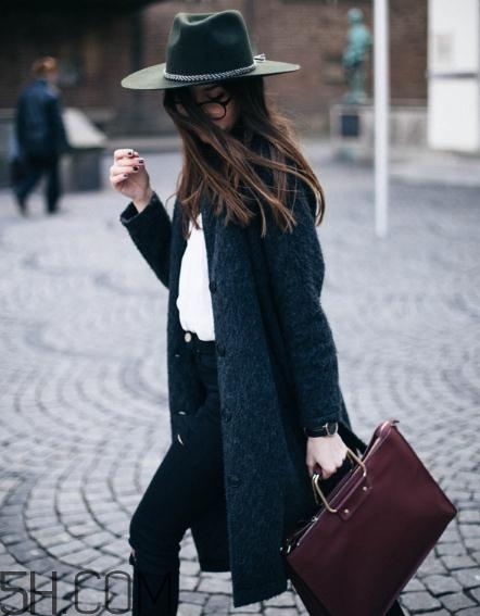 羊絨大衣配什么包包？羊絨大衣搭配什么包好看？