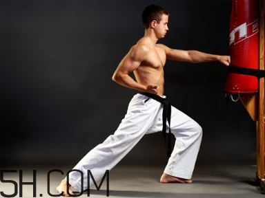 練跆拳道會長肌肉嗎？練跆拳道長肌肉怎么辦？