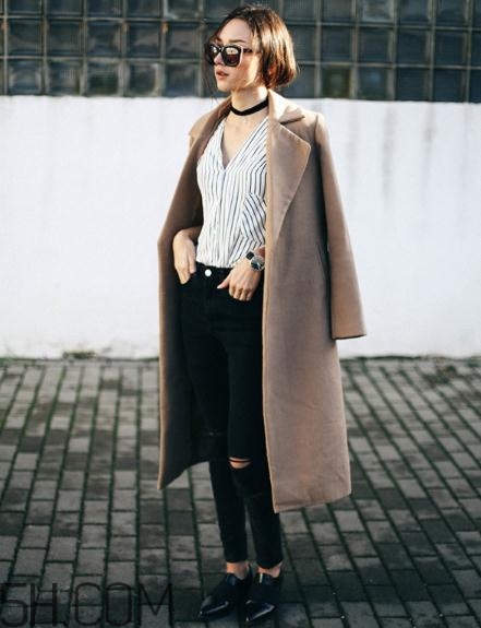 羊絨大衣里面怎么搭配？羊絨大衣搭配什么打底衫？