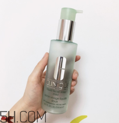 倩碧液體潔面皂有泡沫嗎？適合敏感皮嗎？