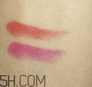 倩碧小方唇膏卡唇紋嗎？06號(hào)適合黃皮嗎？