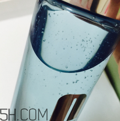 倩碧宛若新生水精萃是精華液嗎？適合什么年齡？