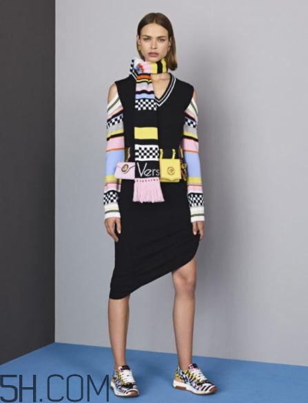 versace2018早秋服裝系列好看嗎_有哪些款式？
