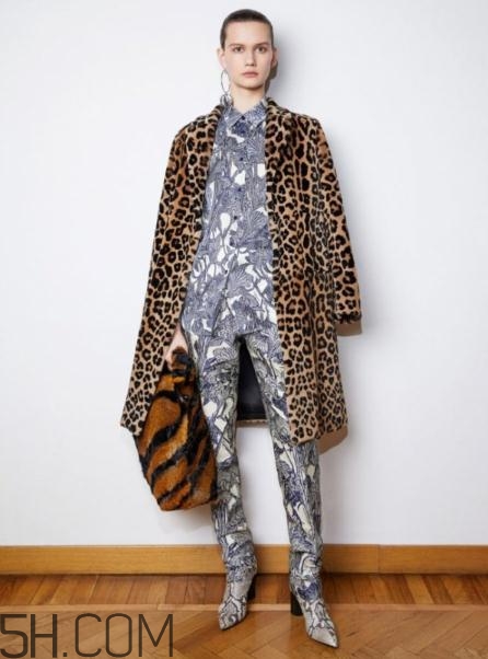 roberto cavalli2018早秋服裝系列好看嗎_有哪些款式？