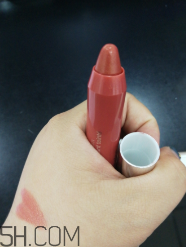 倩碧蠟筆唇膏04號(hào)適合黃皮嗎？04號(hào)試色