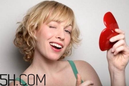 決定女人衰老的因素有哪些？女人易衰老的部位有哪些？