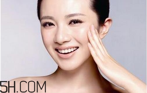 決定女人衰老的因素有哪些？女人易衰老的部位有哪些？