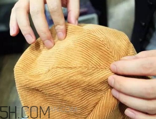 貝雷帽怎么戴不容易掉？三種方法技巧