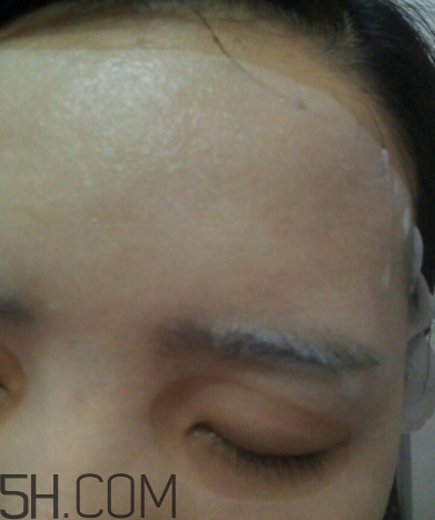 百雀羚小雀幸面膜薄不薄？是蠶絲面膜嗎？