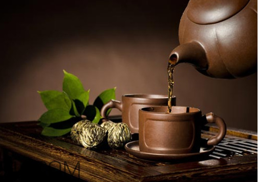 喝茶對(duì)牙齒好嗎？喝茶牙齒會(huì)變黃嗎？