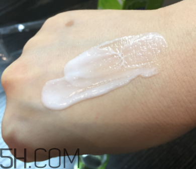 百雀羚明星眼霜什么功效？適合秋冬用嗎？