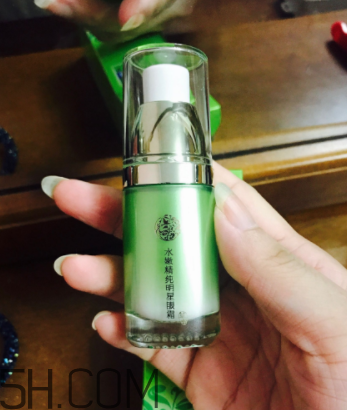 百雀羚明星眼霜什么功效？適合秋冬用嗎？