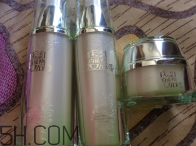 百雀羚至臻皙白組合套裝包含哪些？什么功效？