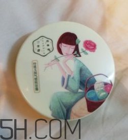 百雀羚氣墊BB霜浮粉嗎？適合干皮嗎？