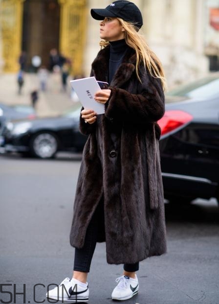 冬天穿九分褲穿什么鞋子？冬天九分褲配什么鞋子好看？