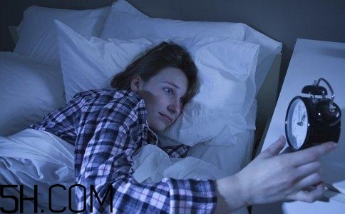 更年期來臨的信號(hào)有哪些？更年期期間的飲食有什么禁忌？