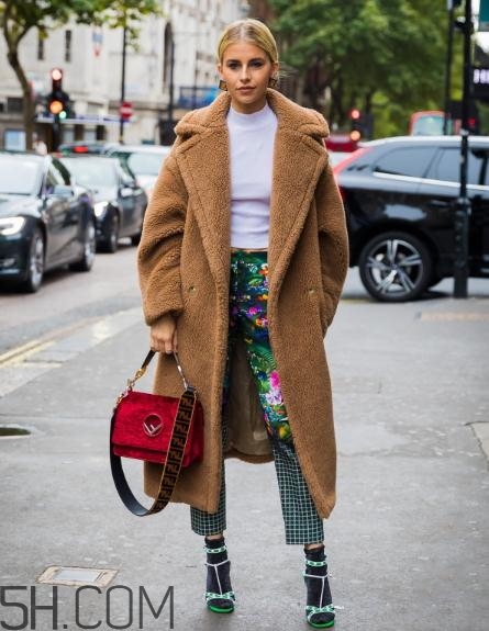 冬天穿九分褲穿什么鞋子？冬天九分褲配什么鞋子好看？