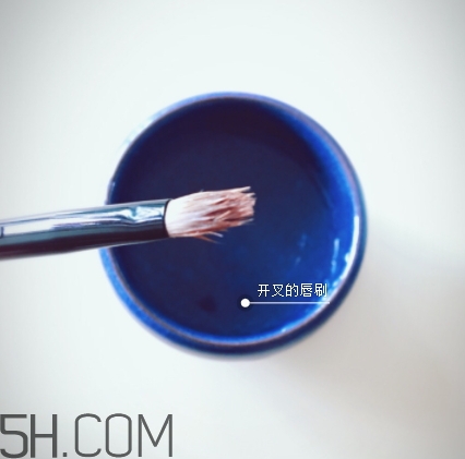 唇刷怎么用？唇刷怎么蘸取口紅