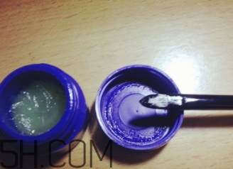 唇刷怎么用？唇刷怎么蘸取口紅