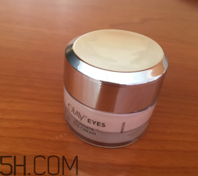 Olay素顏眼霜油不油？適合什么膚質(zhì)？