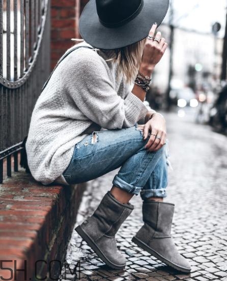 雪地靴搭配什么衣服？雪地靴搭配衣服圖片