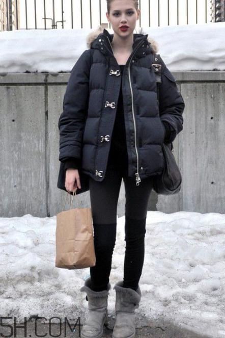 雪地靴搭配什么衣服？雪地靴搭配衣服圖片