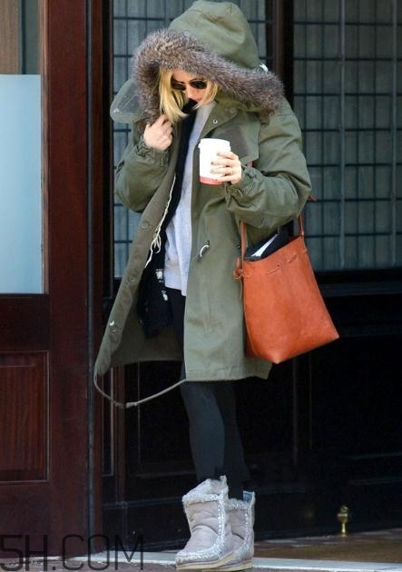 雪地靴搭配什么衣服？雪地靴搭配衣服圖片