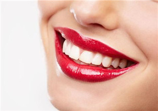 喝咖啡怎么防止牙齒變黃？小蘇打怎樣美白牙齒？