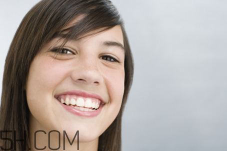 烤瓷牙能用美容儀嗎？烤瓷牙有縫隙怎么辦？