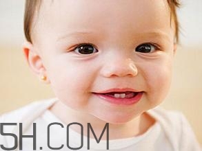 小孩牙齒黃怎么辦？用牙線好嗎？