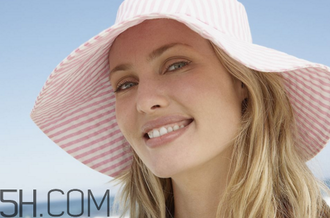 牙齒做貼面多少錢(qián)一顆？烤瓷牙可以取下來(lái)嗎？