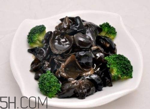 吃完木耳可以吃柿子嗎？木耳和柿子一起吃有什么好處？