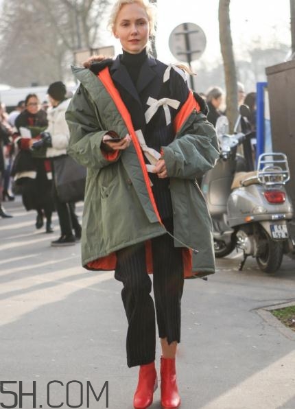 穿短靴怎么配衣服好看？短靴搭配什么上衣？