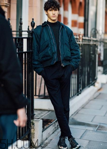 男士九分褲配什么襪子好看？男士九分褲搭配襪子圖片