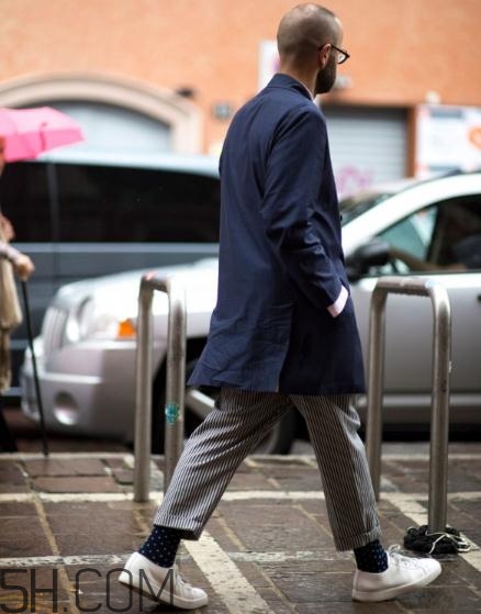 男士九分褲配什么襪子好看？男士九分褲搭配襪子圖片