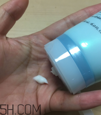 蘭芝潔顏膏有泡沫嗎？能卸妝嗎？