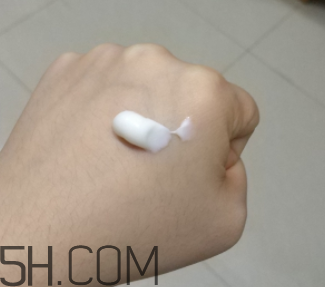 蘭芝多效潔顏膏成分是什么？適合干皮嗎？