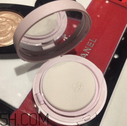 香奈兒氣墊香水怎么打開(kāi)？香奈兒氣墊香水怎么用