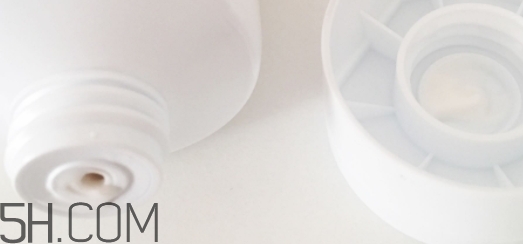 雅頓和資生堂哪個(gè)好用？伊麗莎白雅頓和資生堂對(duì)比