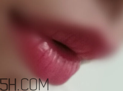 sum37悅色口紅沾杯嗎？持妝效果怎么樣？