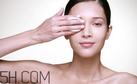 芭妮蘭卸妝膏和貝德瑪卸妝水哪個(gè)好用？卸妝水的卸妝原理