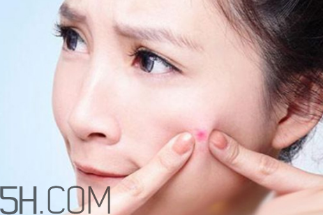 不卸妝睡覺的危害有哪些？好用的卸妝濕巾推薦