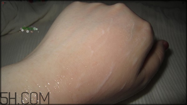 卸妝膏可以當(dāng)洗面奶用嗎？用自然哲理洗面奶還用先卸妝嗎？