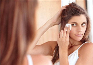 不卸妝睡覺(jué)的危害有哪些？好用的卸妝濕巾推薦