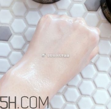 ysl名模肌密卸妝膏好用嗎？卸妝膏適合卸哪個(gè)部位？